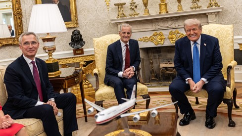 Finansminister Jens Stoltenberg møtte USAs president Donald Trump, i følget til statsminister Jonas Gahr Støre.